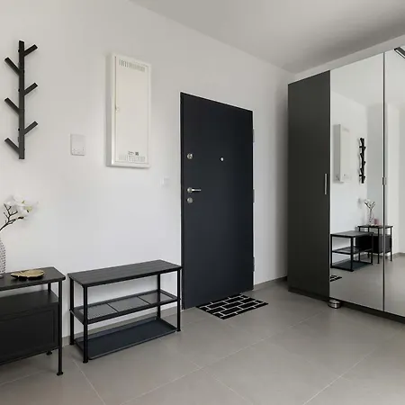 Funkcjonalny W Katowicach Z Dostepem Do Silowni, Sauny I Parkingiem By Renters Katowice