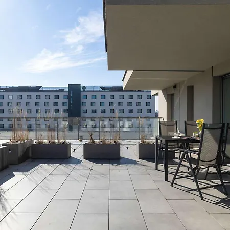 Funkcjonalny W Katowicach Z Dostępem Do Siłowni, Sauny I Parkingiem By Renters *