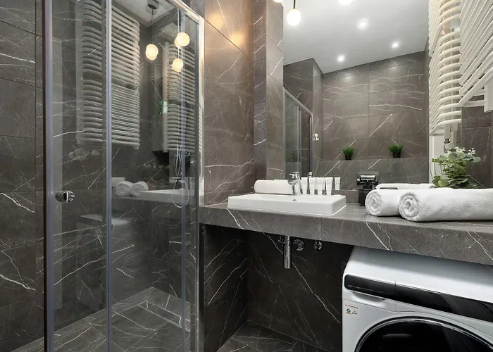 Funkcjonalny W Katowicach Z Dostępem Do Siłowni, Sauny I Parkingiem By Renters